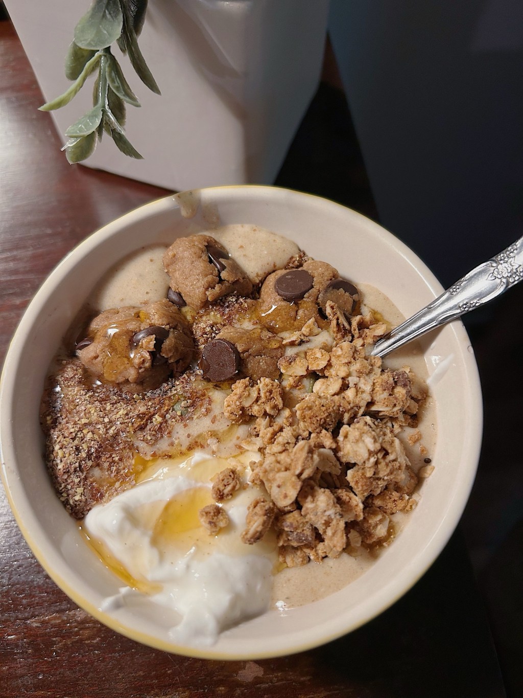 Cookie dough smoothie&nbsp;bowl