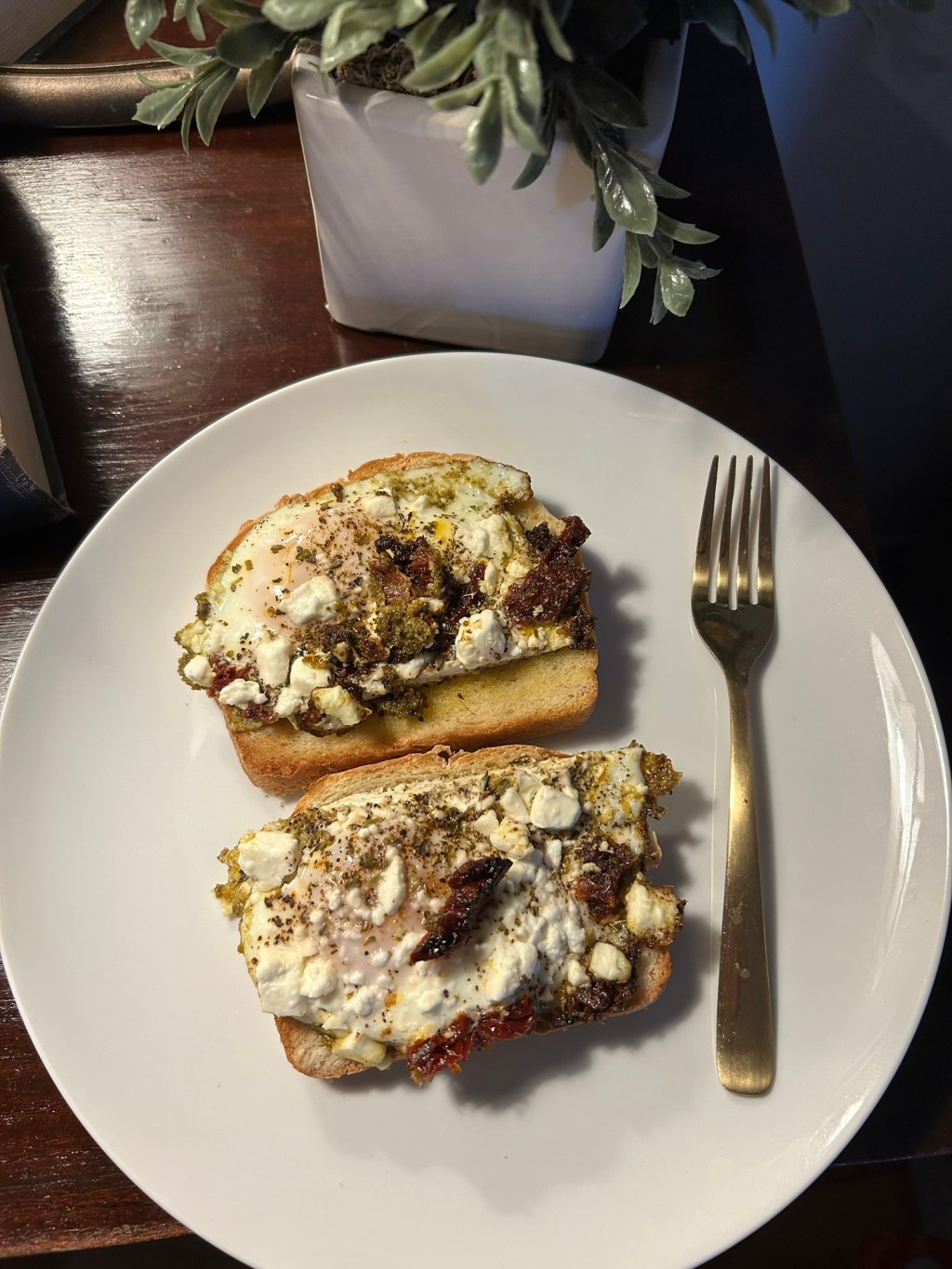 Pesto sun dried tomato&nbsp;eggs